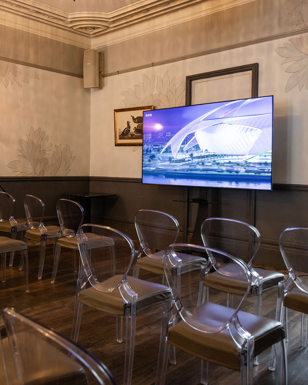 Banjo - Meeting Room With Screen