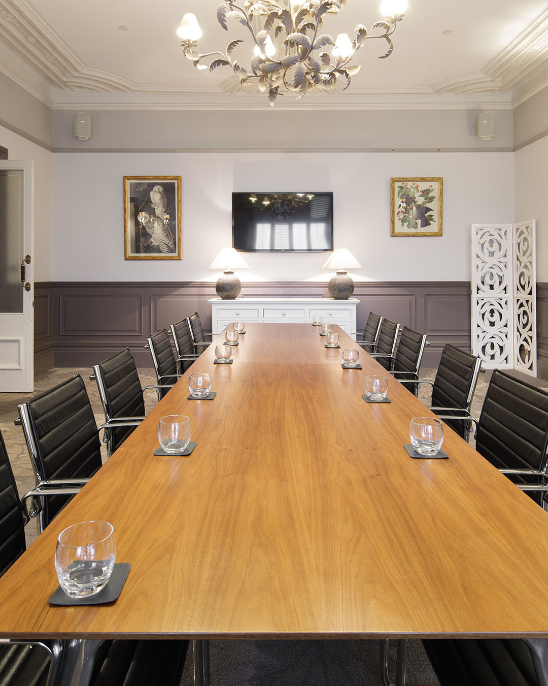Banjo - Meeting Room